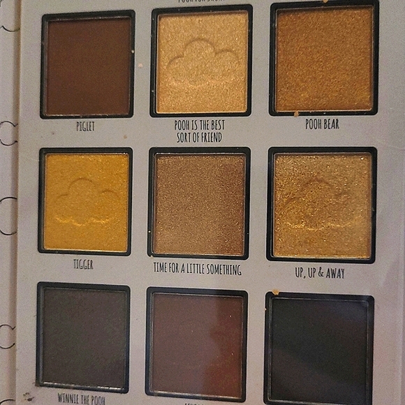 WINNIE THE POOH EYE SHADOW PALETTE - Picture 5 of 6